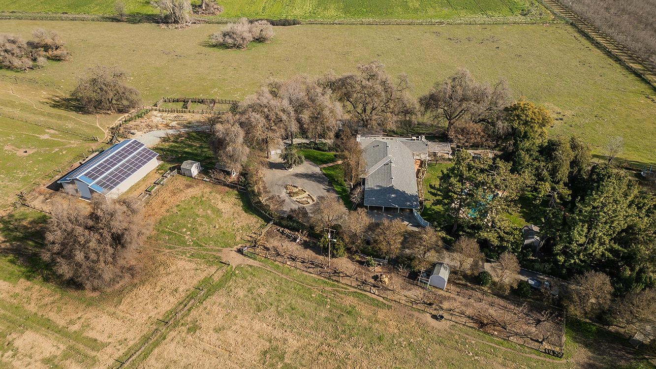 3670 S Newmark Ave, Sanger, CA 93654