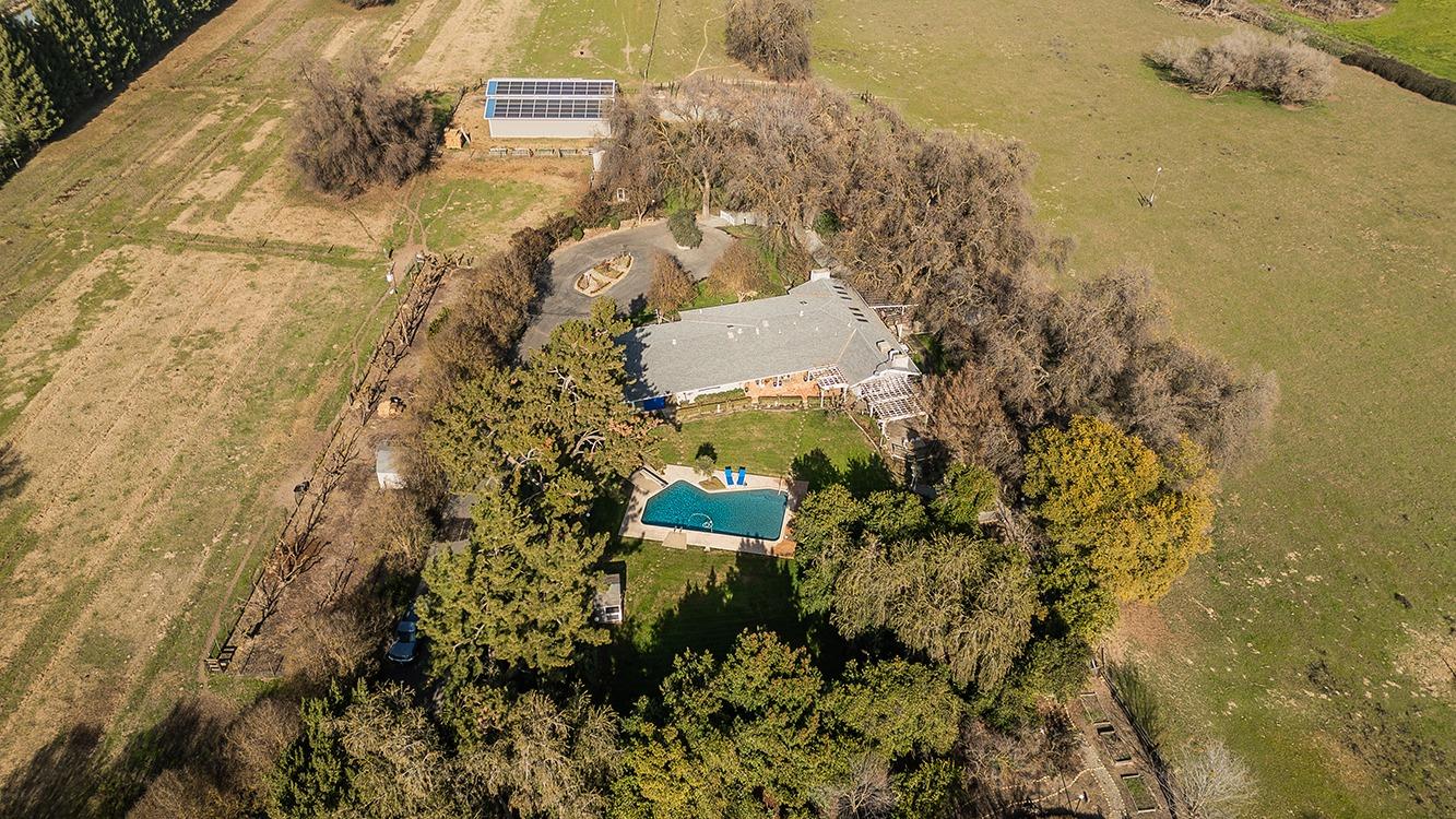 3670 S Newmark Ave, Sanger, CA 93654