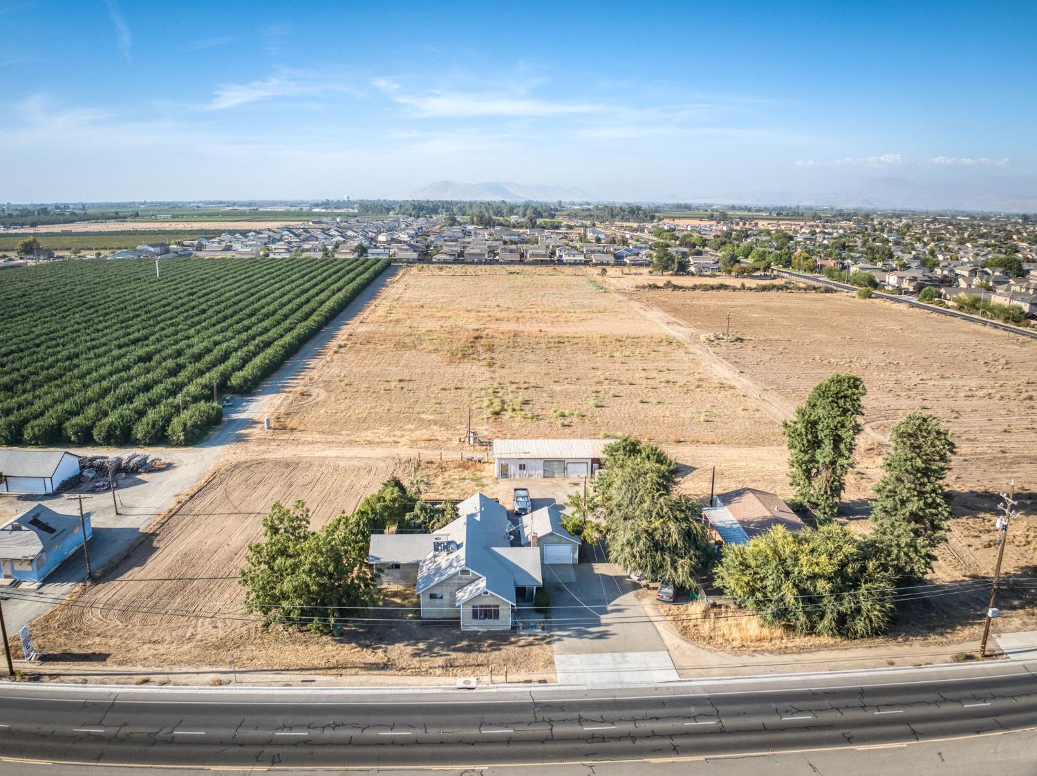 7116 Avenue 416, Dinuba, CA 93618