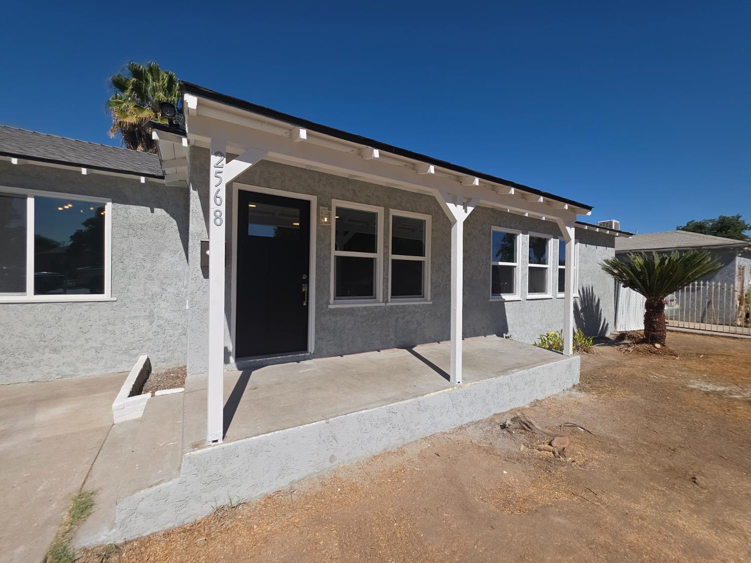 2568 Lotus Ave, Fresno, CA 93706