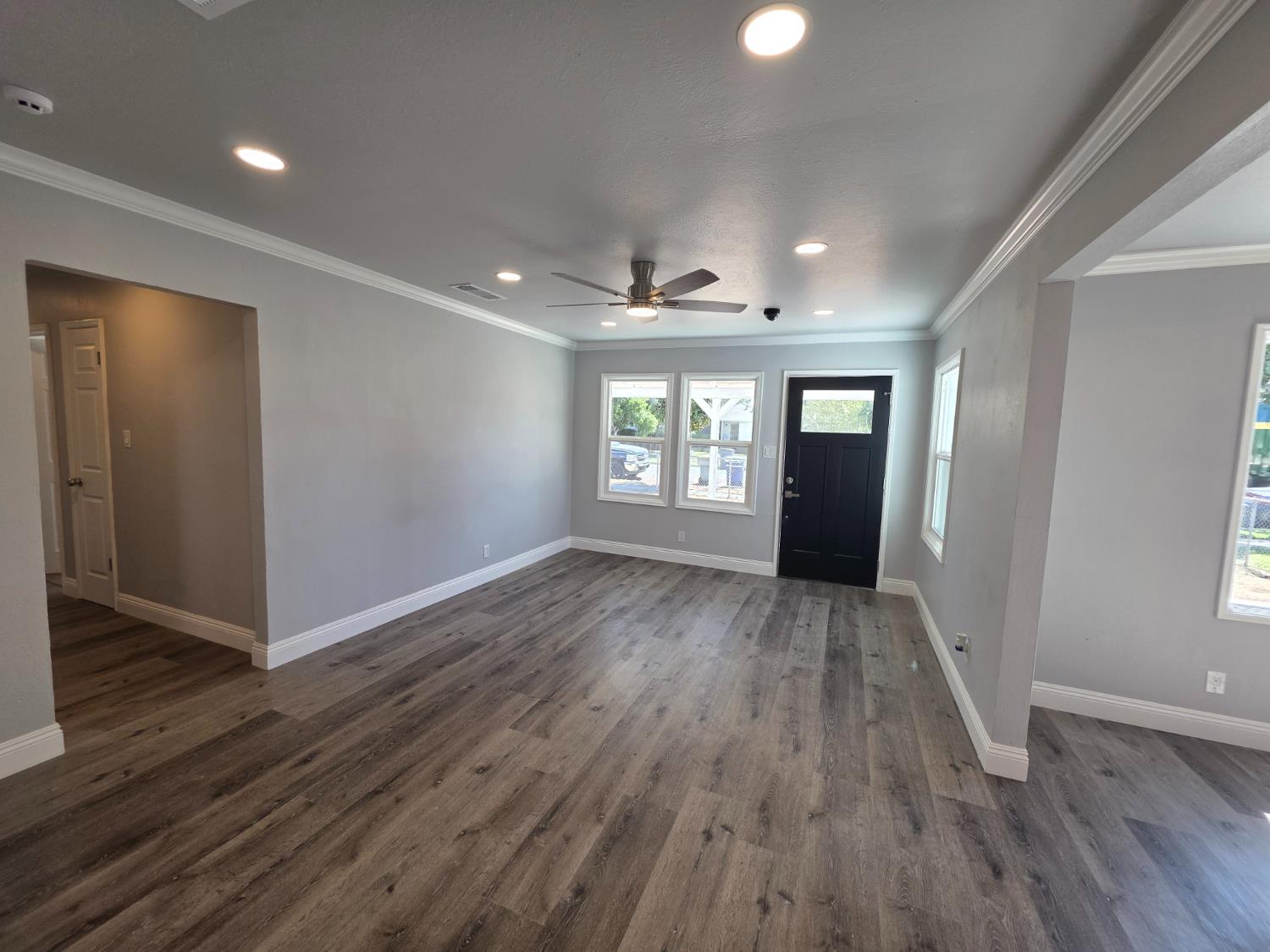 2568 Lotus Ave, Fresno, CA 93706