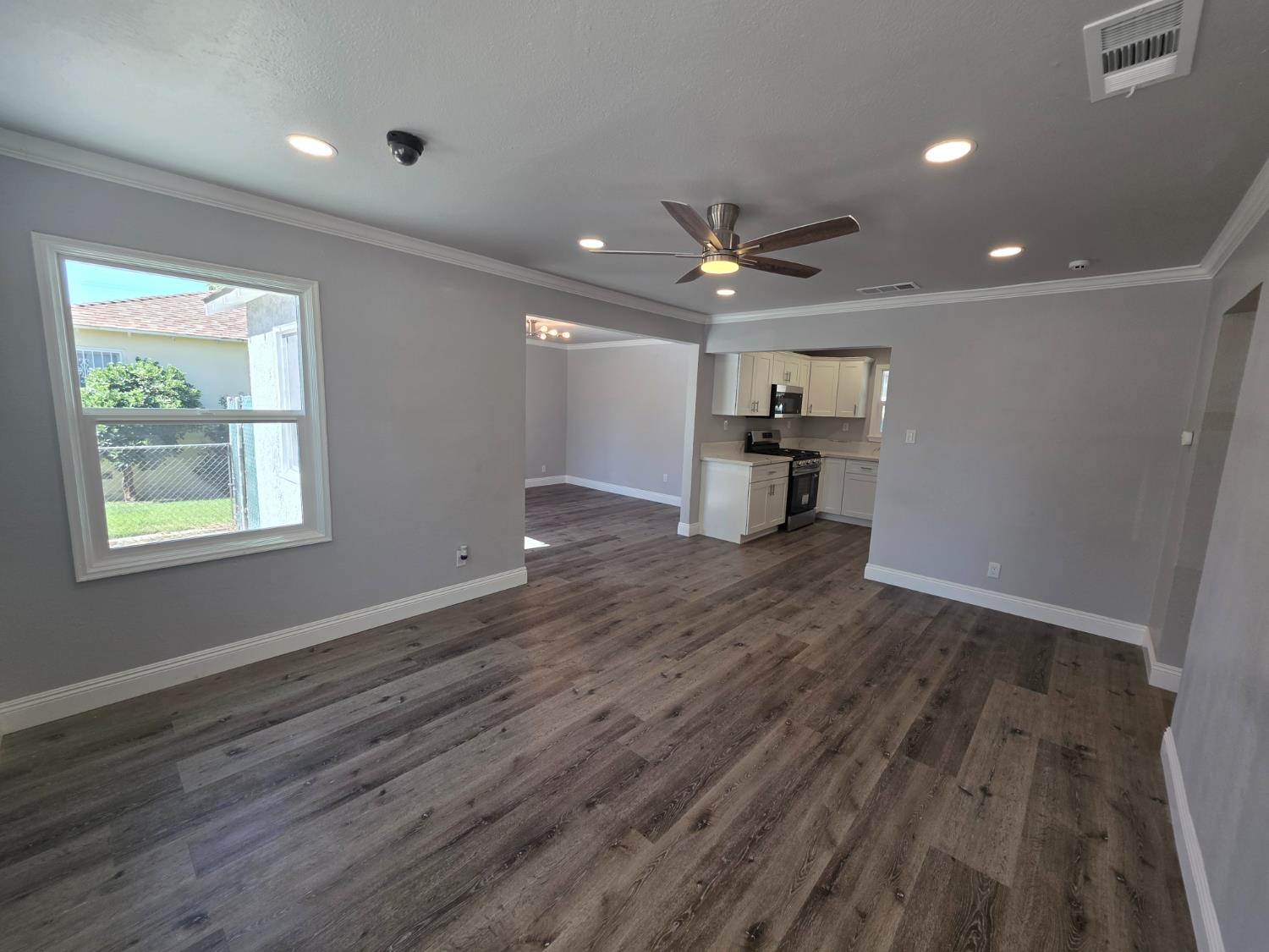 2568 Lotus Ave, Fresno, CA 93706