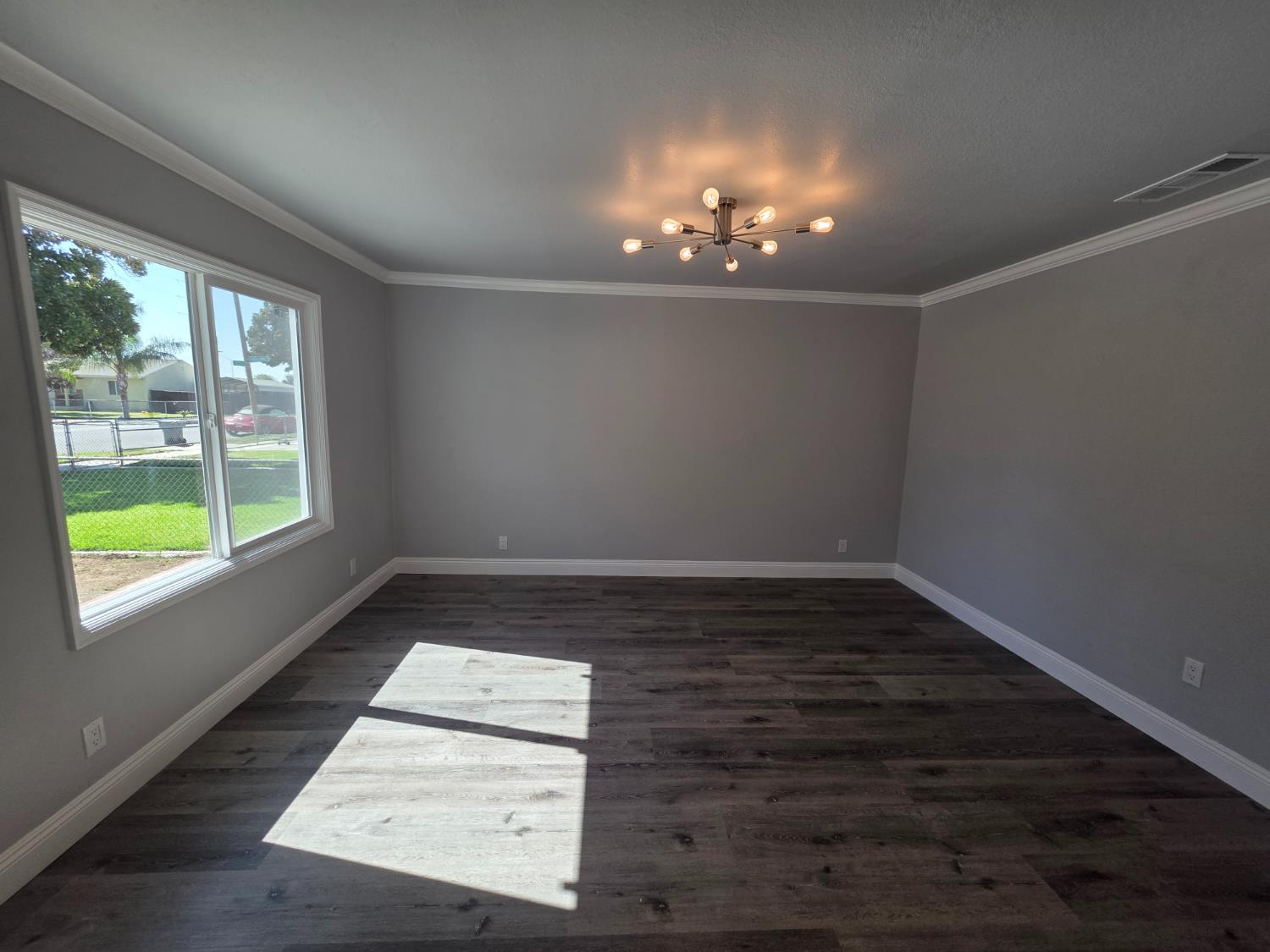 2568 Lotus Ave, Fresno, CA 93706
