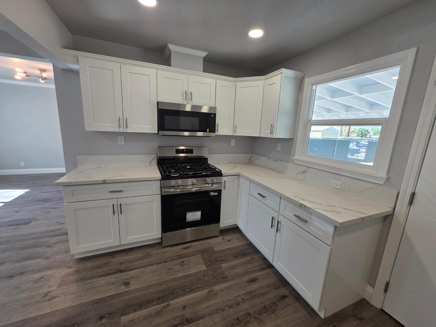 2568 Lotus Ave, Fresno, CA 93706