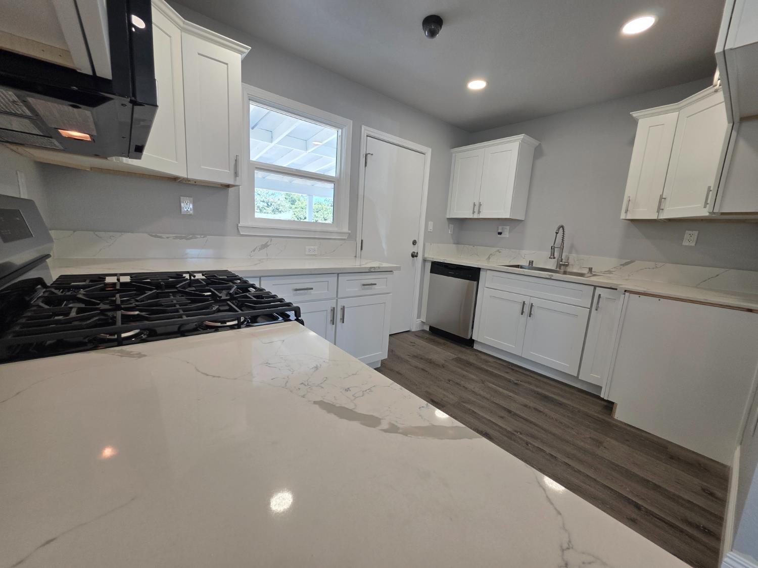 2568 Lotus Ave, Fresno, CA 93706