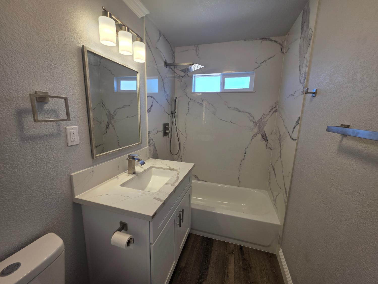 2568 Lotus Ave, Fresno, CA 93706