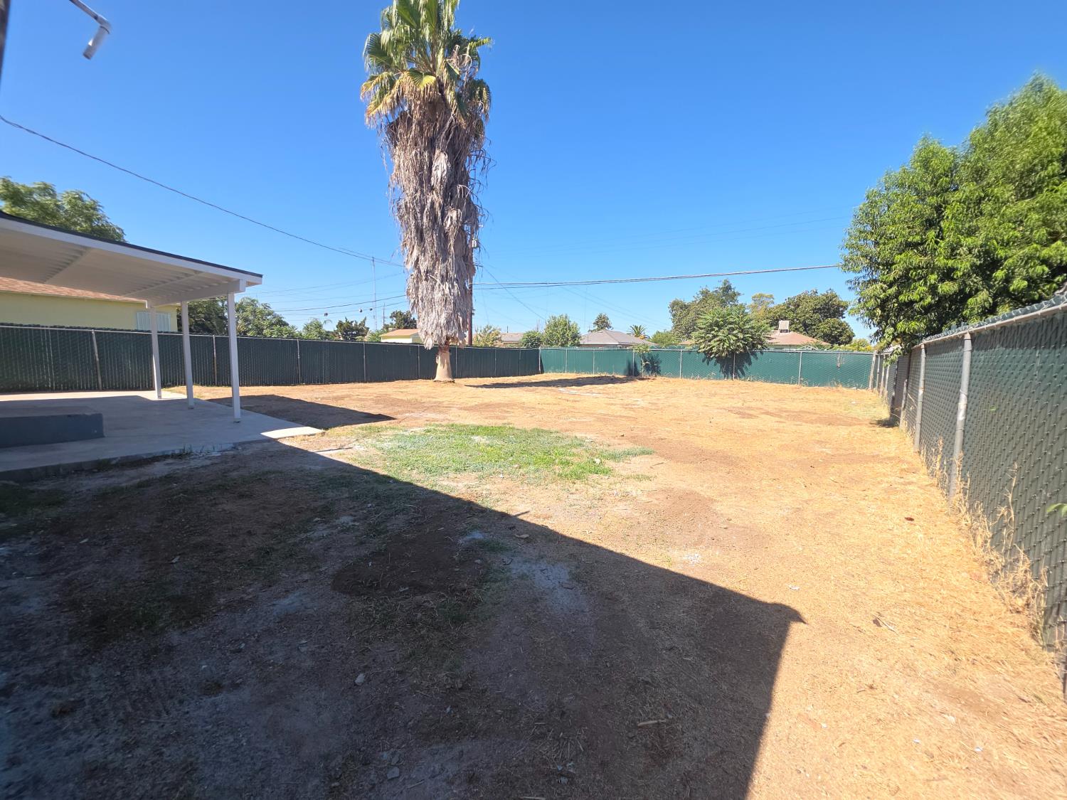 2568 Lotus Ave, Fresno, CA 93706