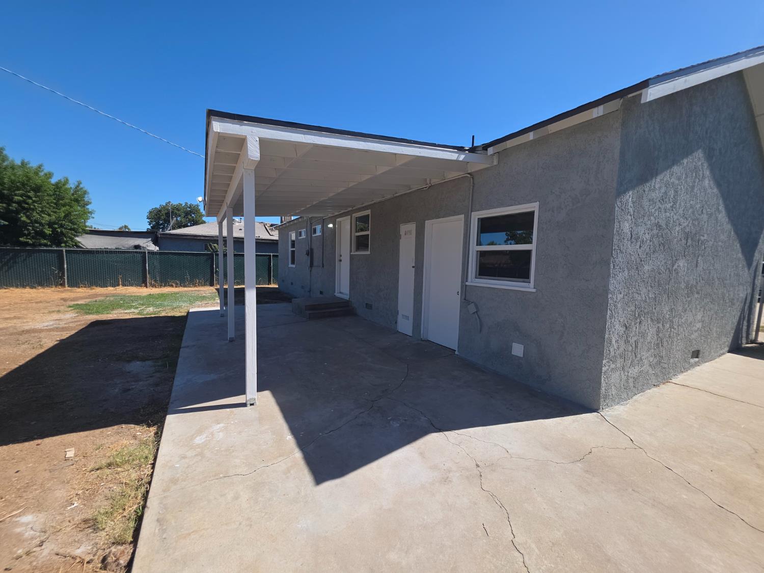 2568 Lotus Ave, Fresno, CA 93706