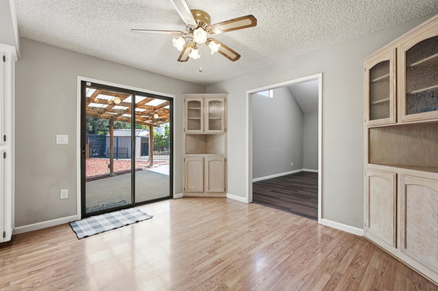 1689 E Pryor Dr, Fresno, CA 93720