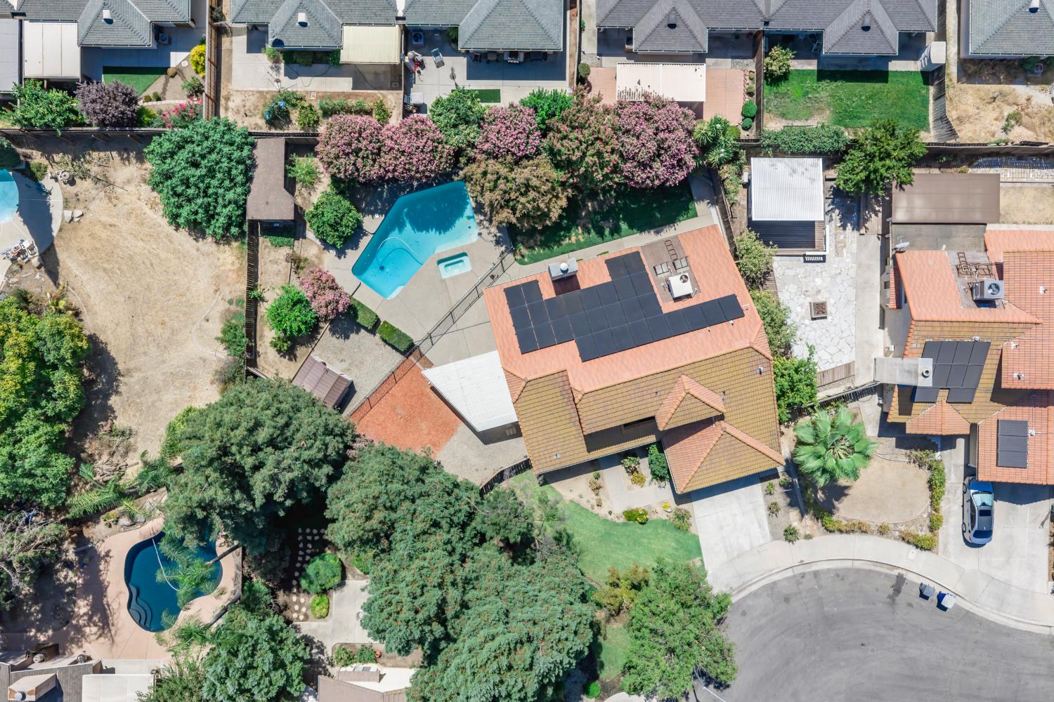 1689 E Pryor Dr, Fresno, CA 93720