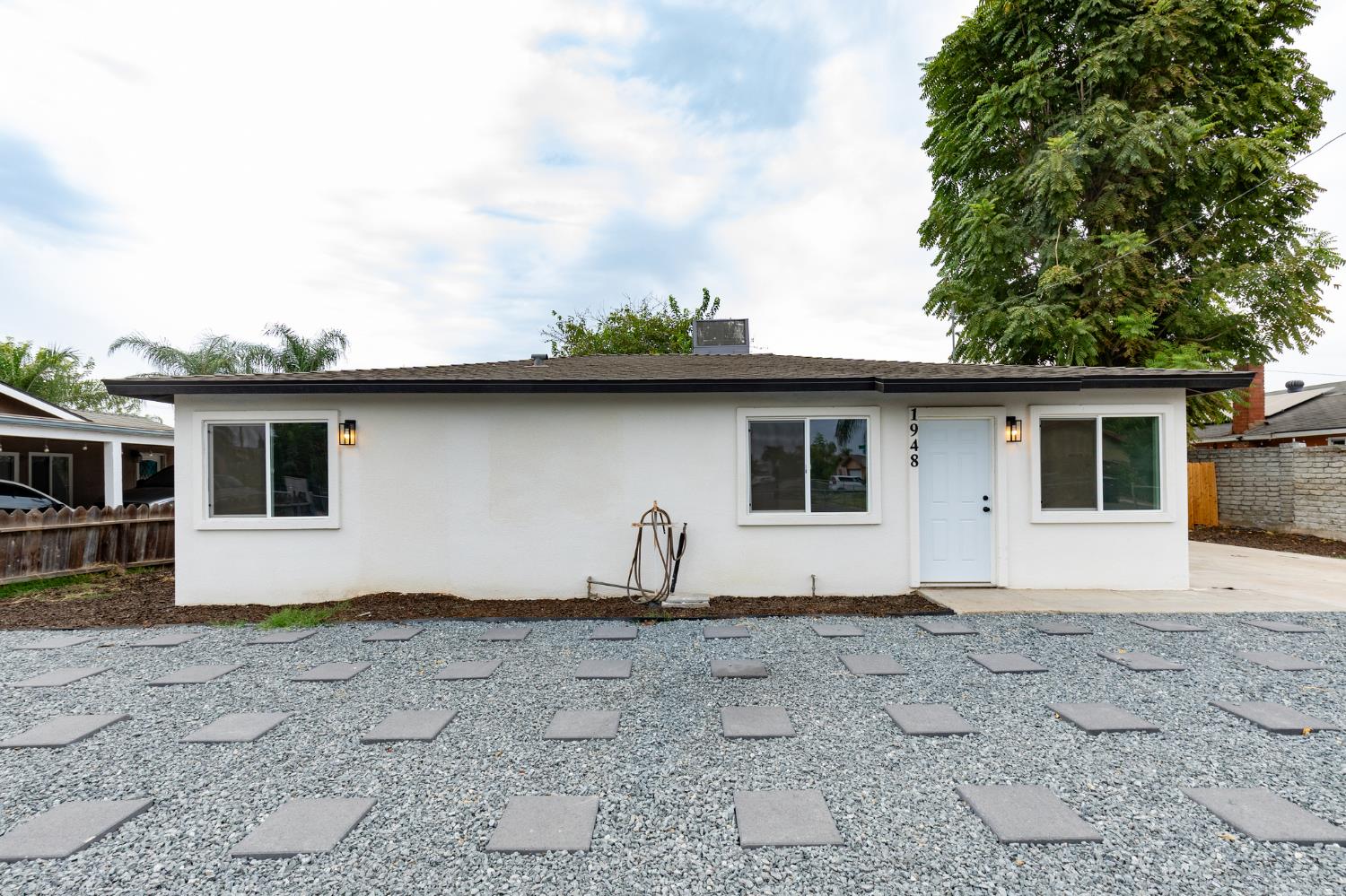 1948 N Encina St, Visalia, CA 93291