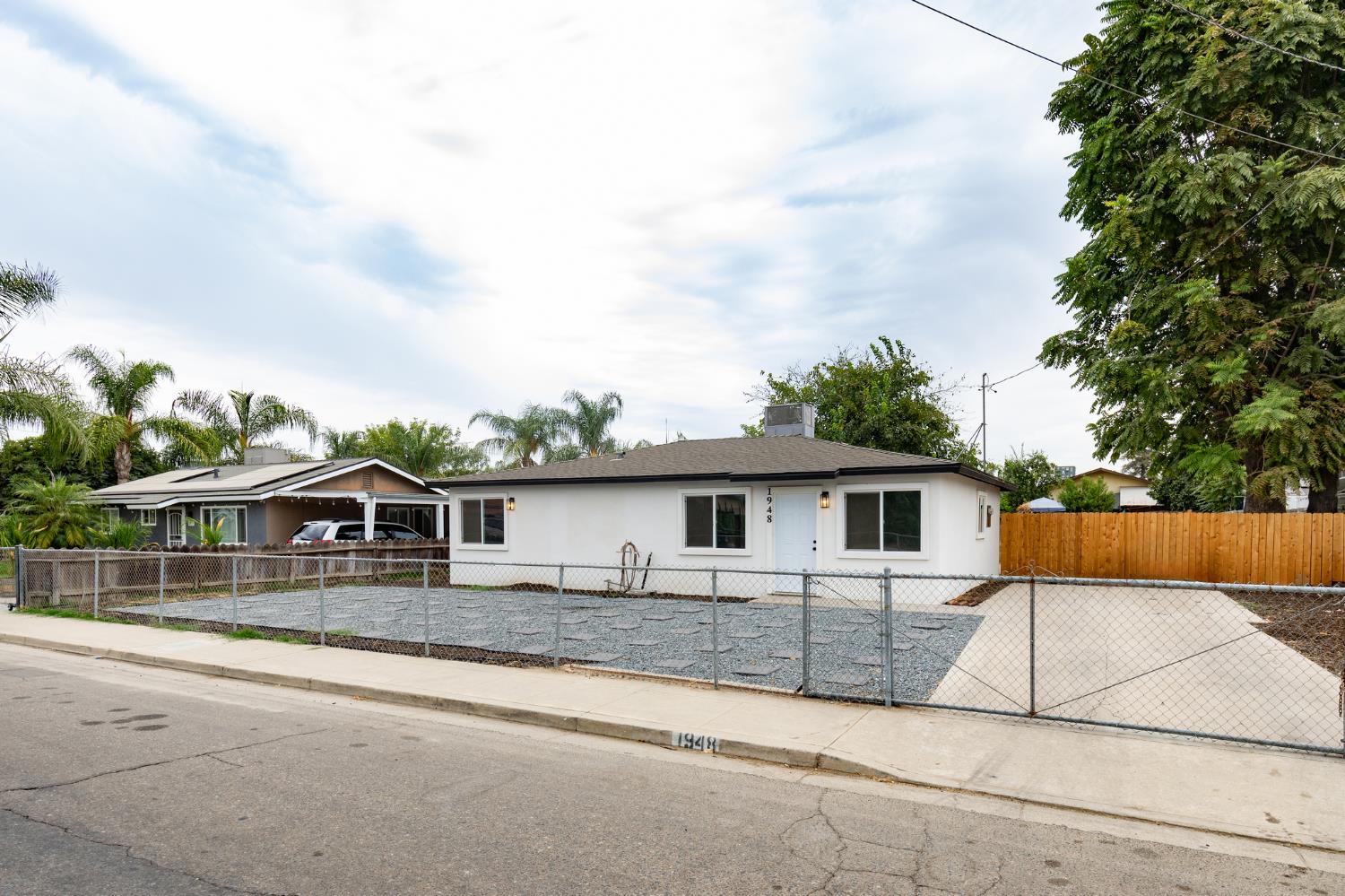 1948 N Encina St, Visalia, CA 93291