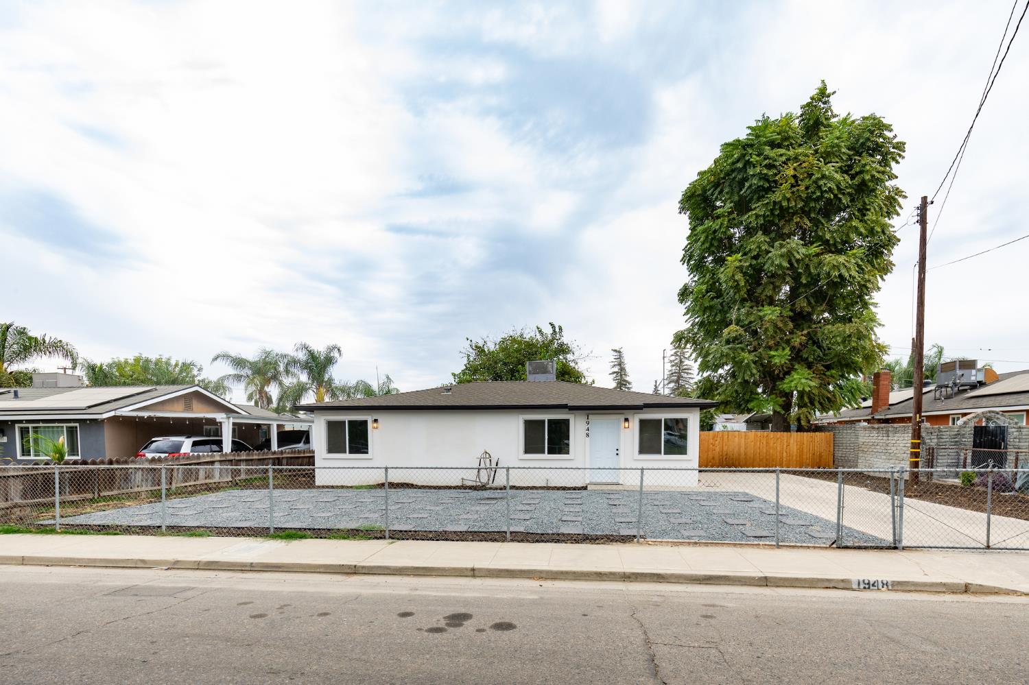 1948 N Encina St, Visalia, CA 93291