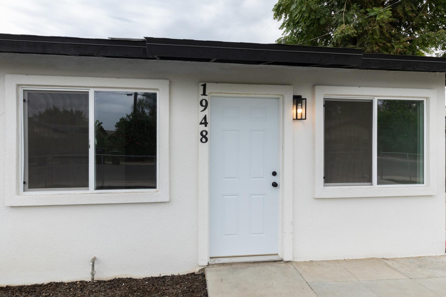1948 N Encina St, Visalia, CA 93291