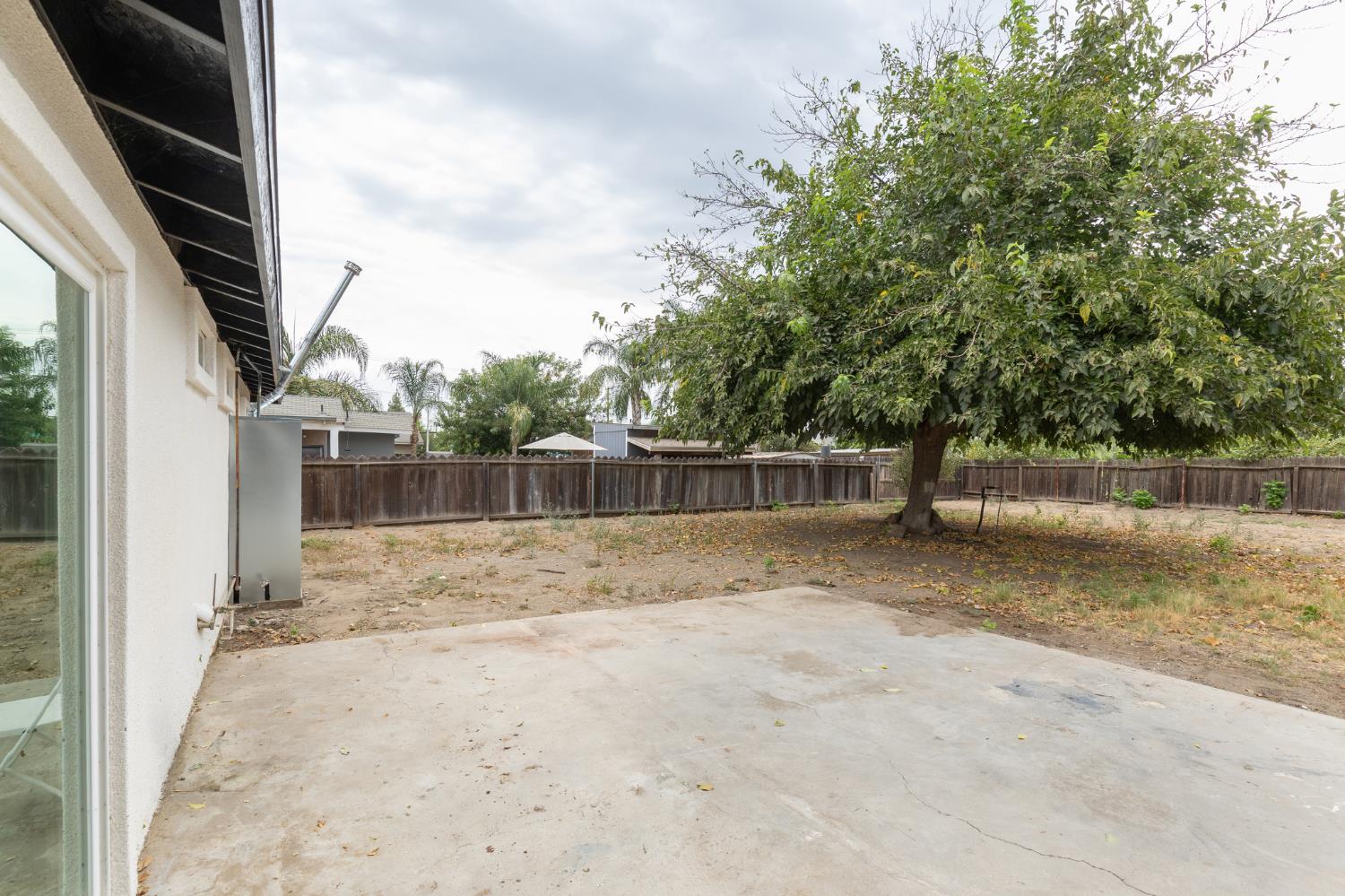 1948 N Encina St, Visalia, CA 93291