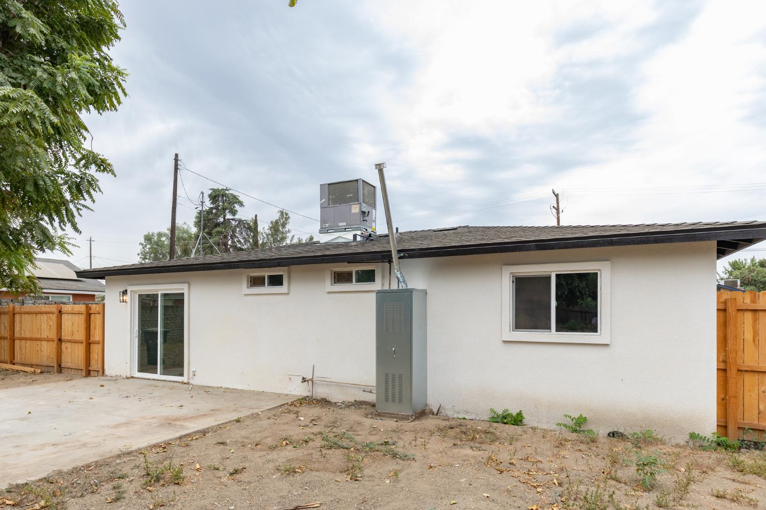 1948 N Encina St, Visalia, CA 93291