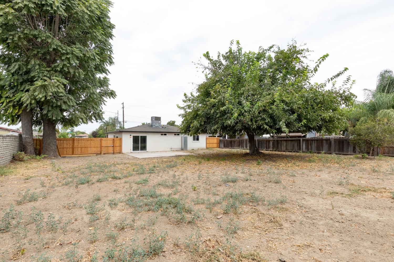 1948 N Encina St, Visalia, CA 93291
