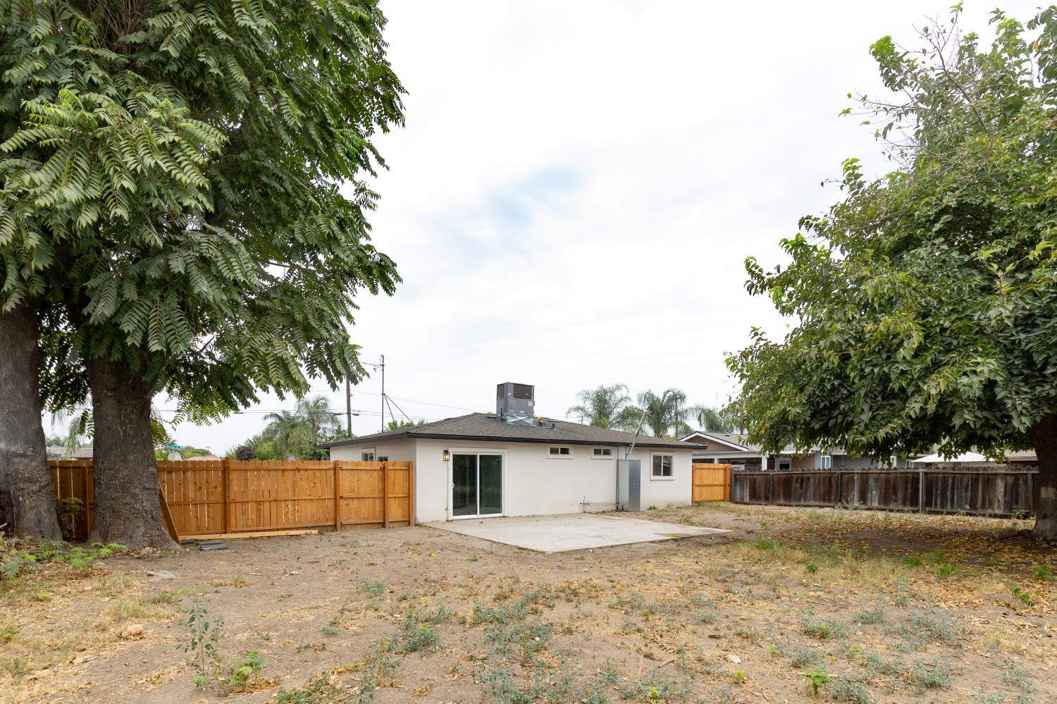 1948 N Encina St, Visalia, CA 93291