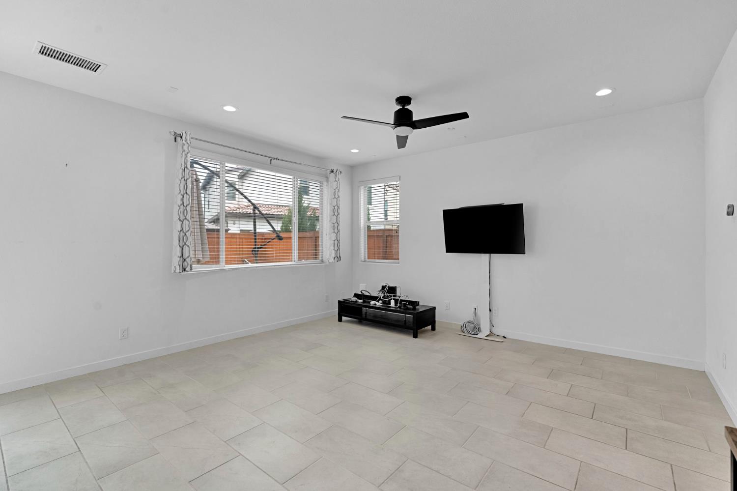 4614 Loftwood Rd, Madera, CA 93636