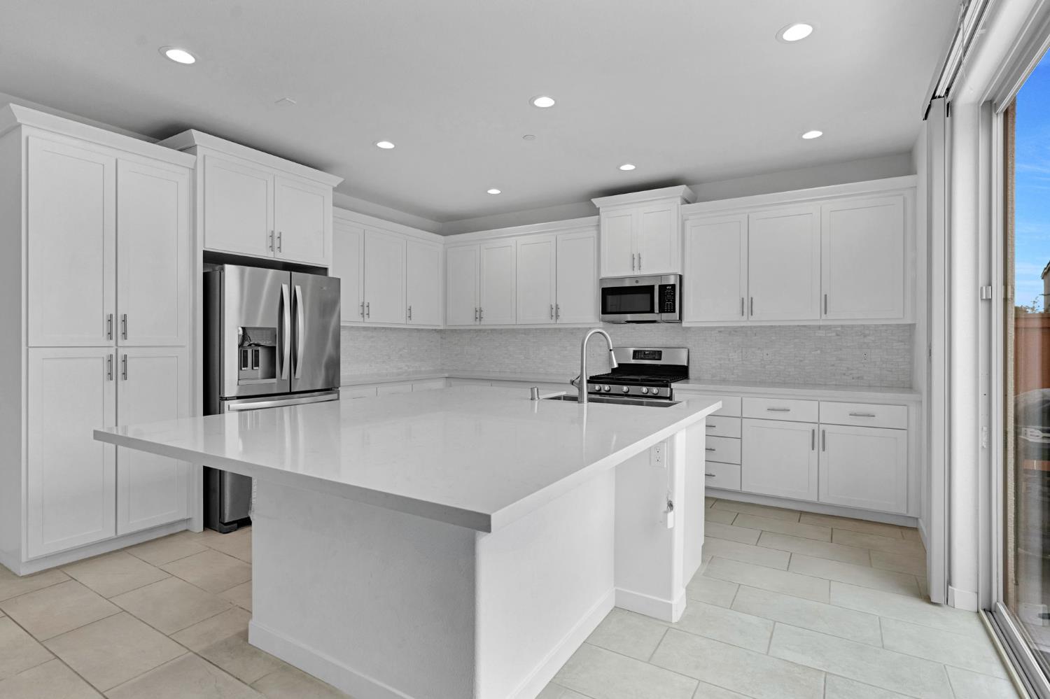 4614 Loftwood Rd, Madera, CA 93636