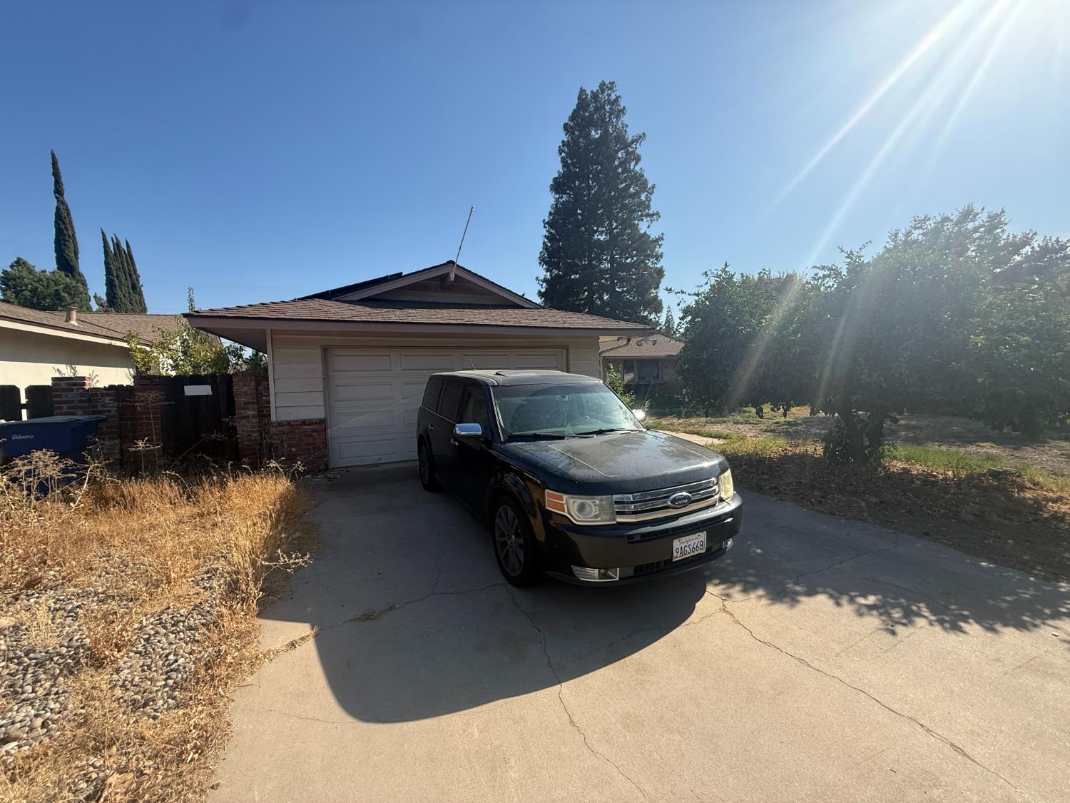 157 W Dovewood Ln, Fresno, CA 93704