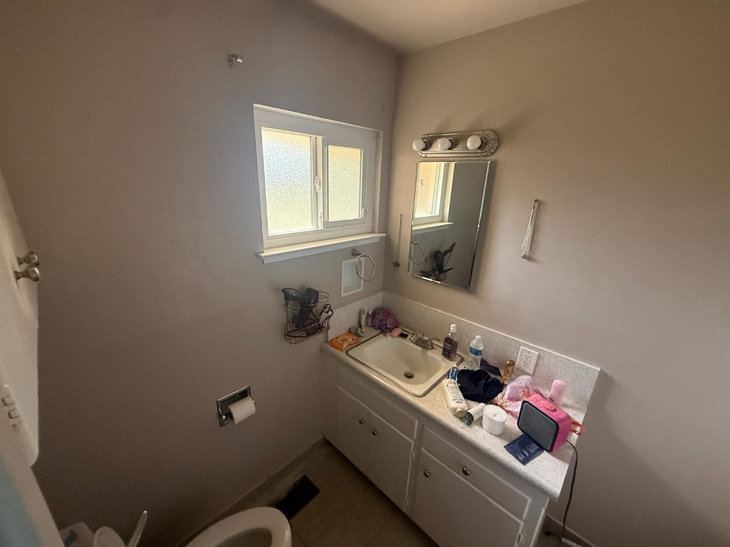 157 W Dovewood Ln, Fresno, CA 93704