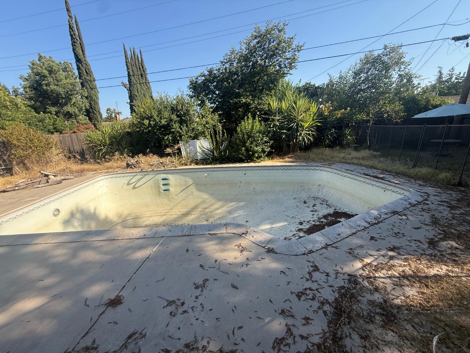 157 W Dovewood Ln, Fresno, CA 93704