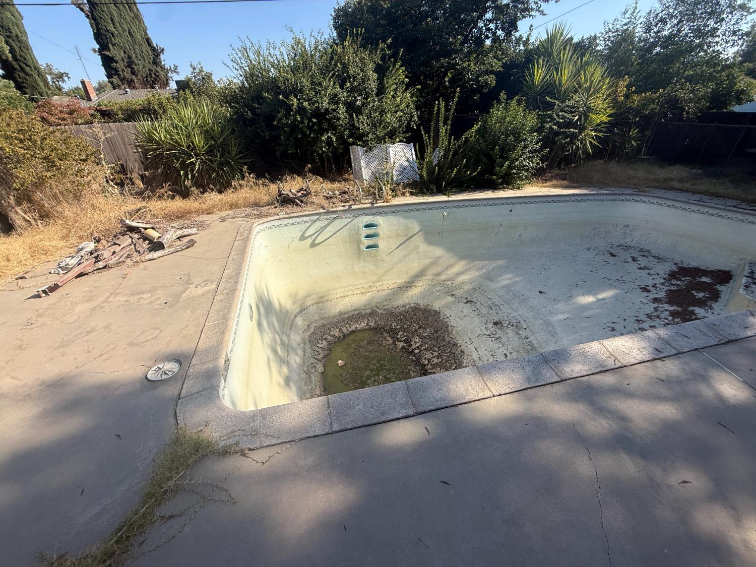 157 W Dovewood Ln, Fresno, CA 93704