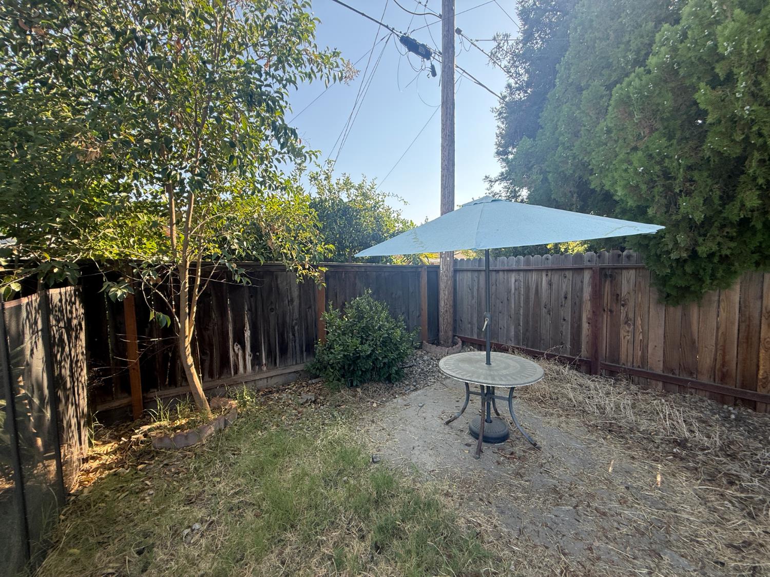157 W Dovewood Ln, Fresno, CA 93704