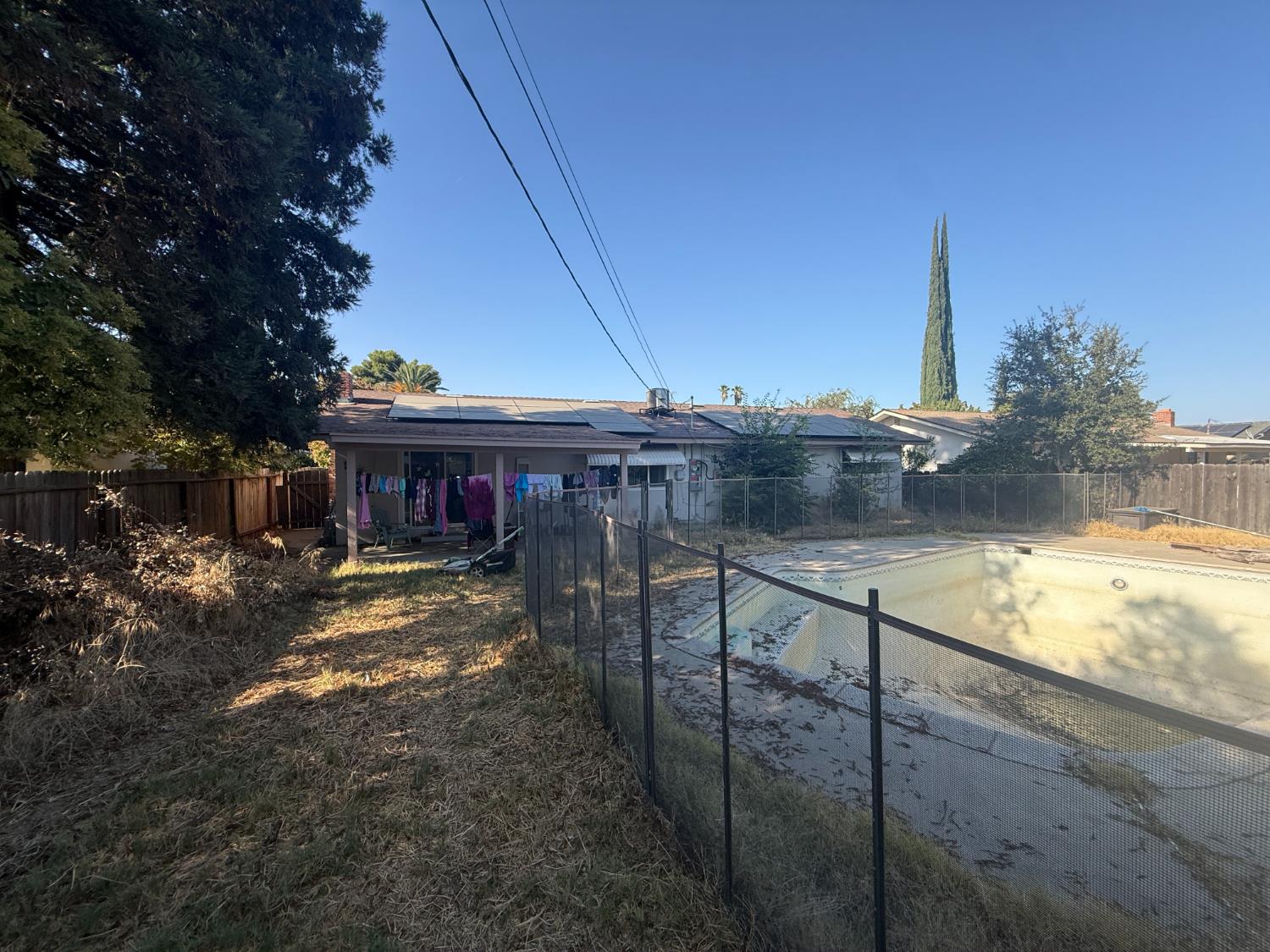 157 W Dovewood Ln, Fresno, CA 93704