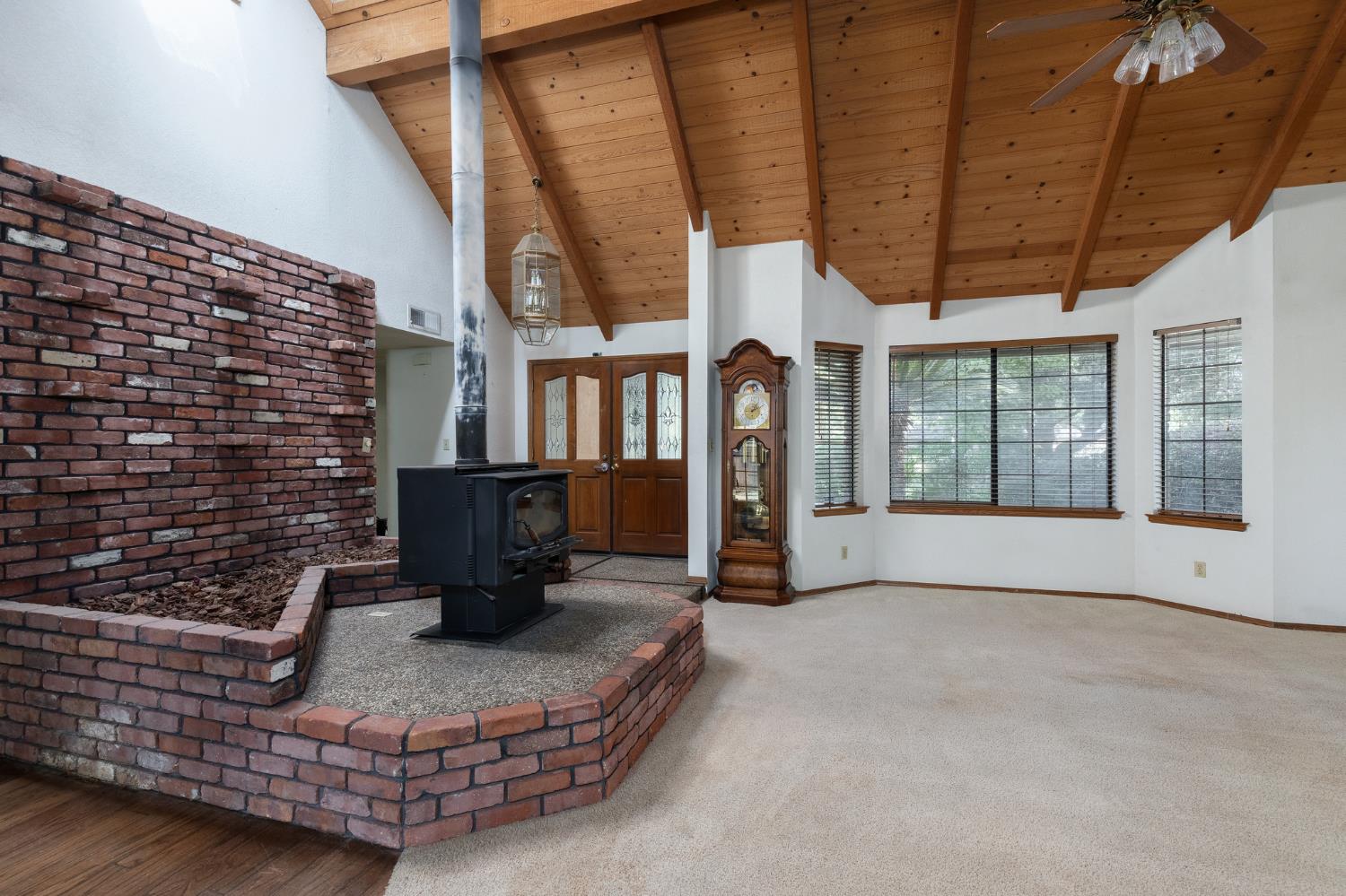 2038 Rall Ave, Clovis, CA 93611