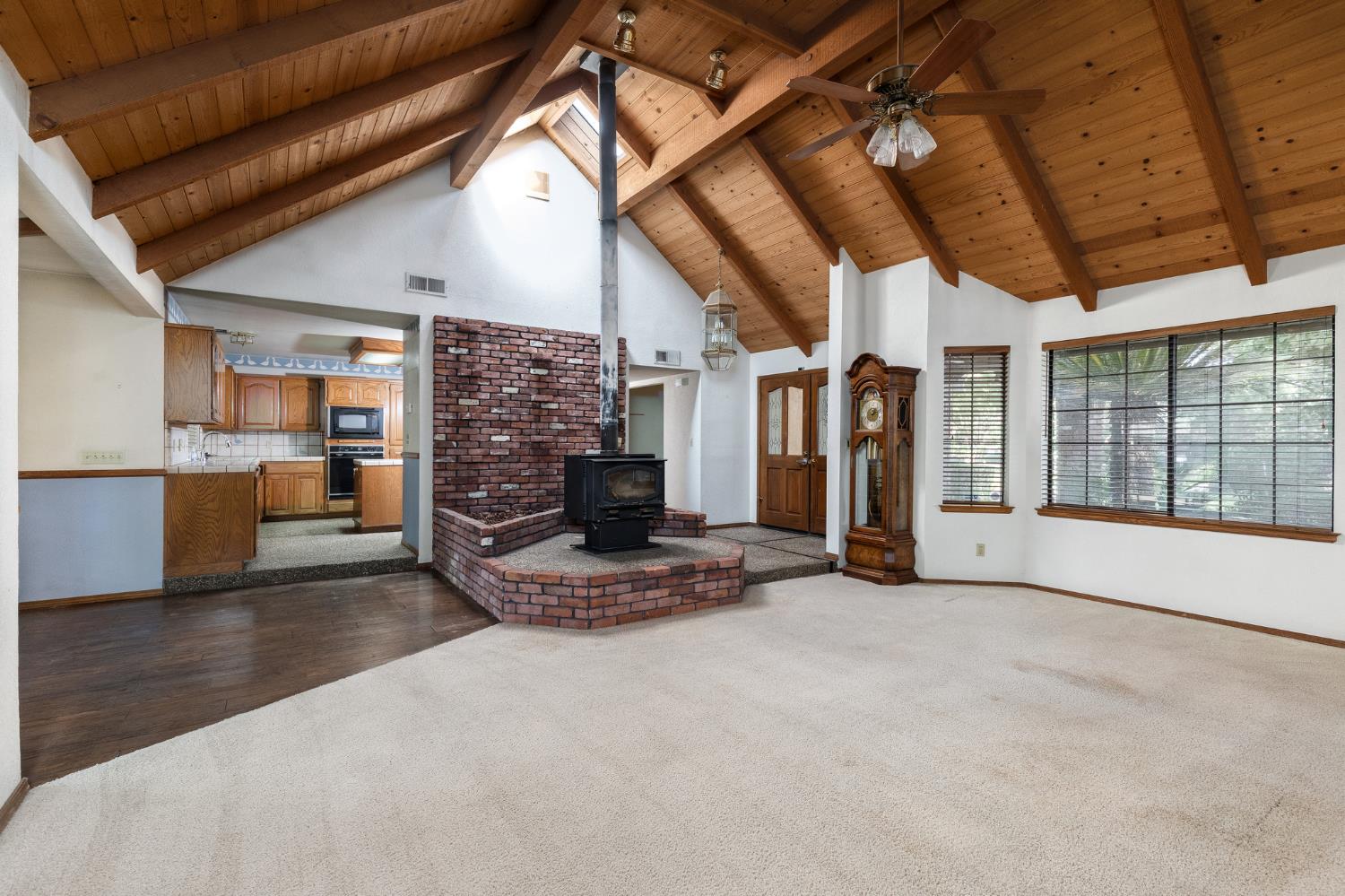 2038 Rall Ave, Clovis, CA 93611