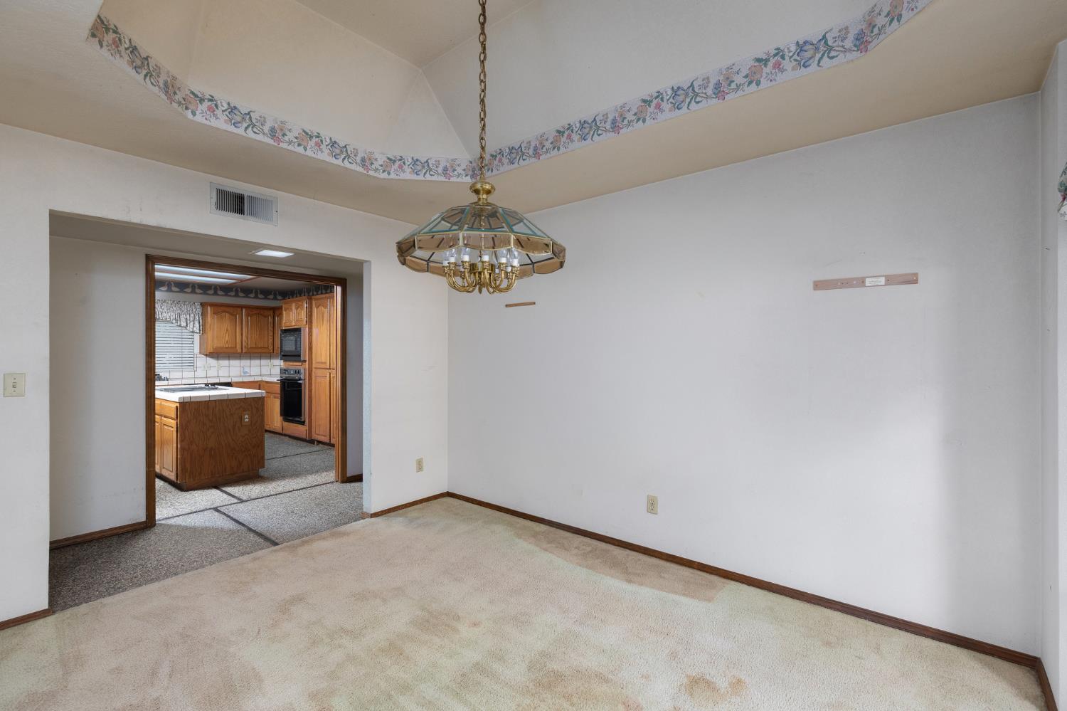 2038 Rall Ave, Clovis, CA 93611