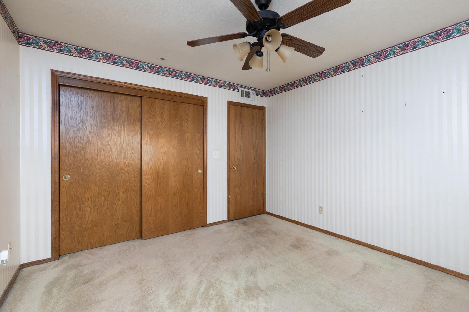 2038 Rall Ave, Clovis, CA 93611