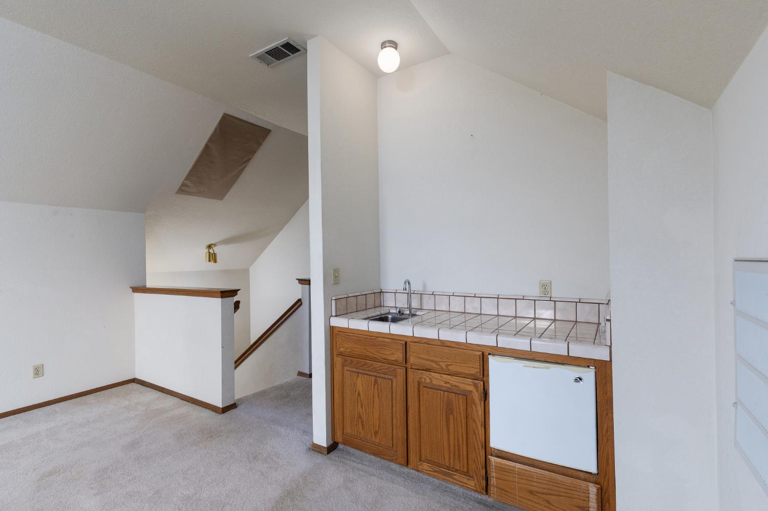 2038 Rall Ave, Clovis, CA 93611