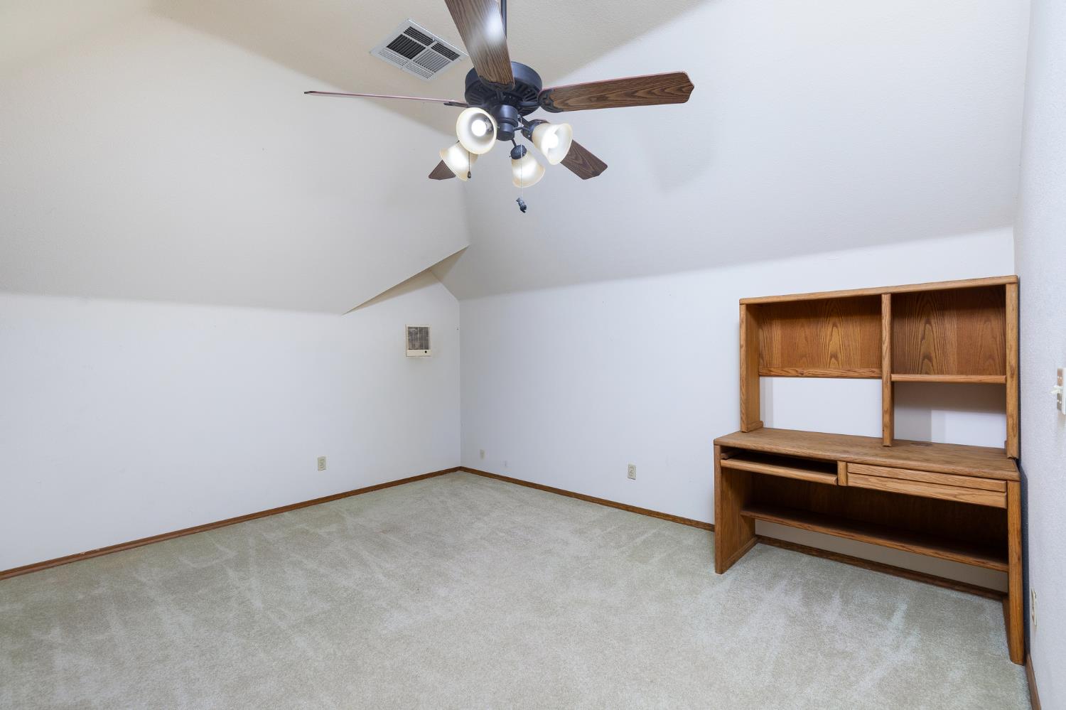 2038 Rall Ave, Clovis, CA 93611