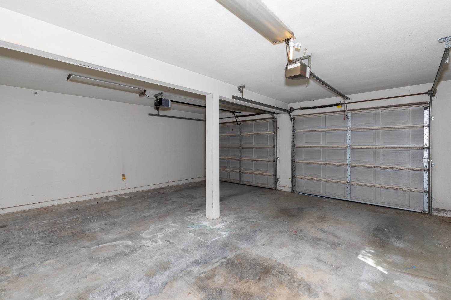 2038 Rall Ave, Clovis, CA 93611
