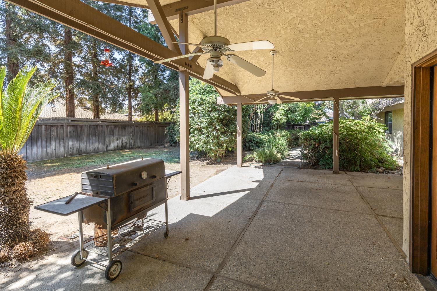 2038 Rall Ave, Clovis, CA 93611