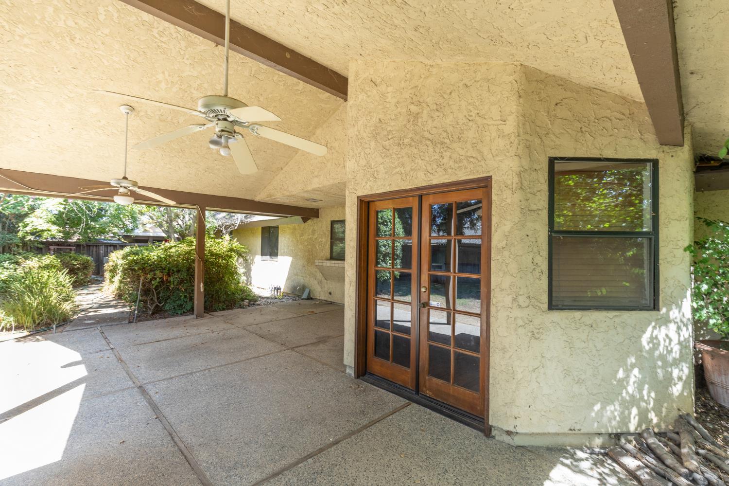 2038 Rall Ave, Clovis, CA 93611