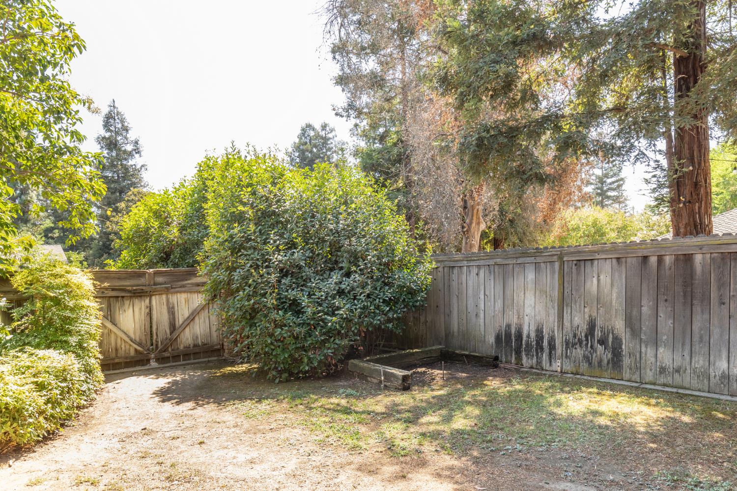 2038 Rall Ave, Clovis, CA 93611