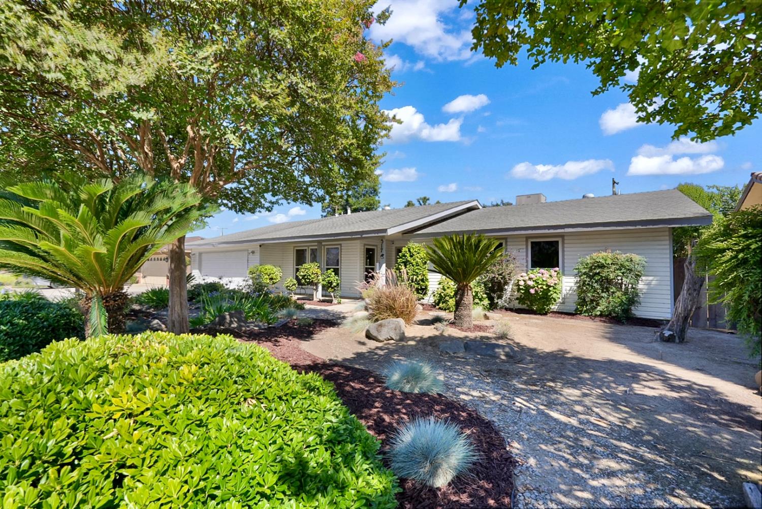 317 Circle Dr, Chowchilla, CA 93610
