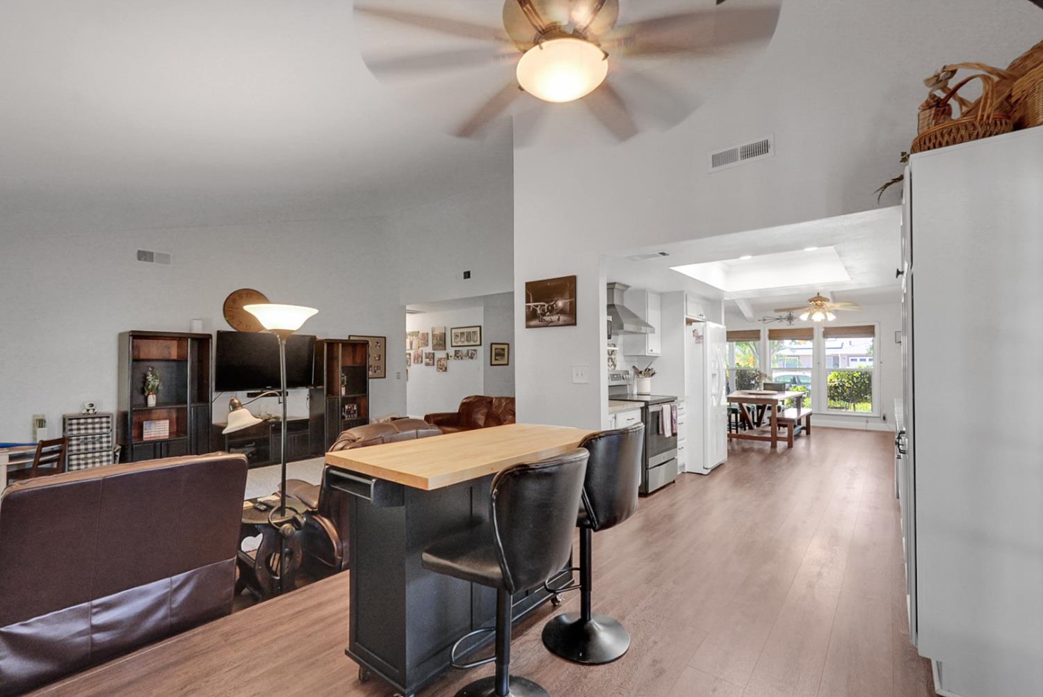 317 Circle Dr, Chowchilla, CA 93610