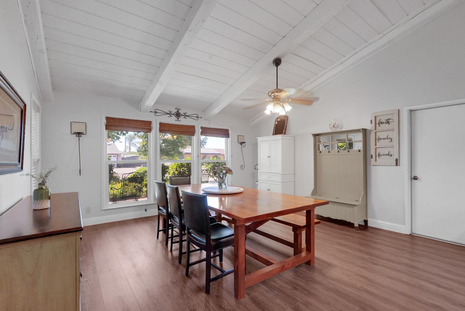 317 Circle Dr, Chowchilla, CA 93610