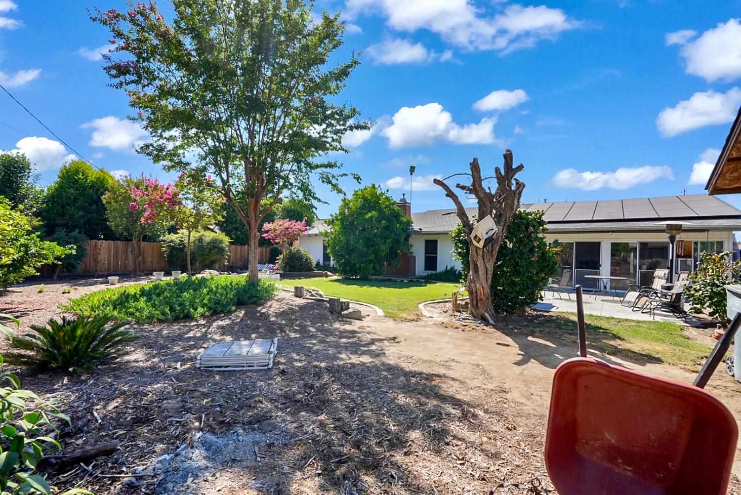 317 Circle Dr, Chowchilla, CA 93610