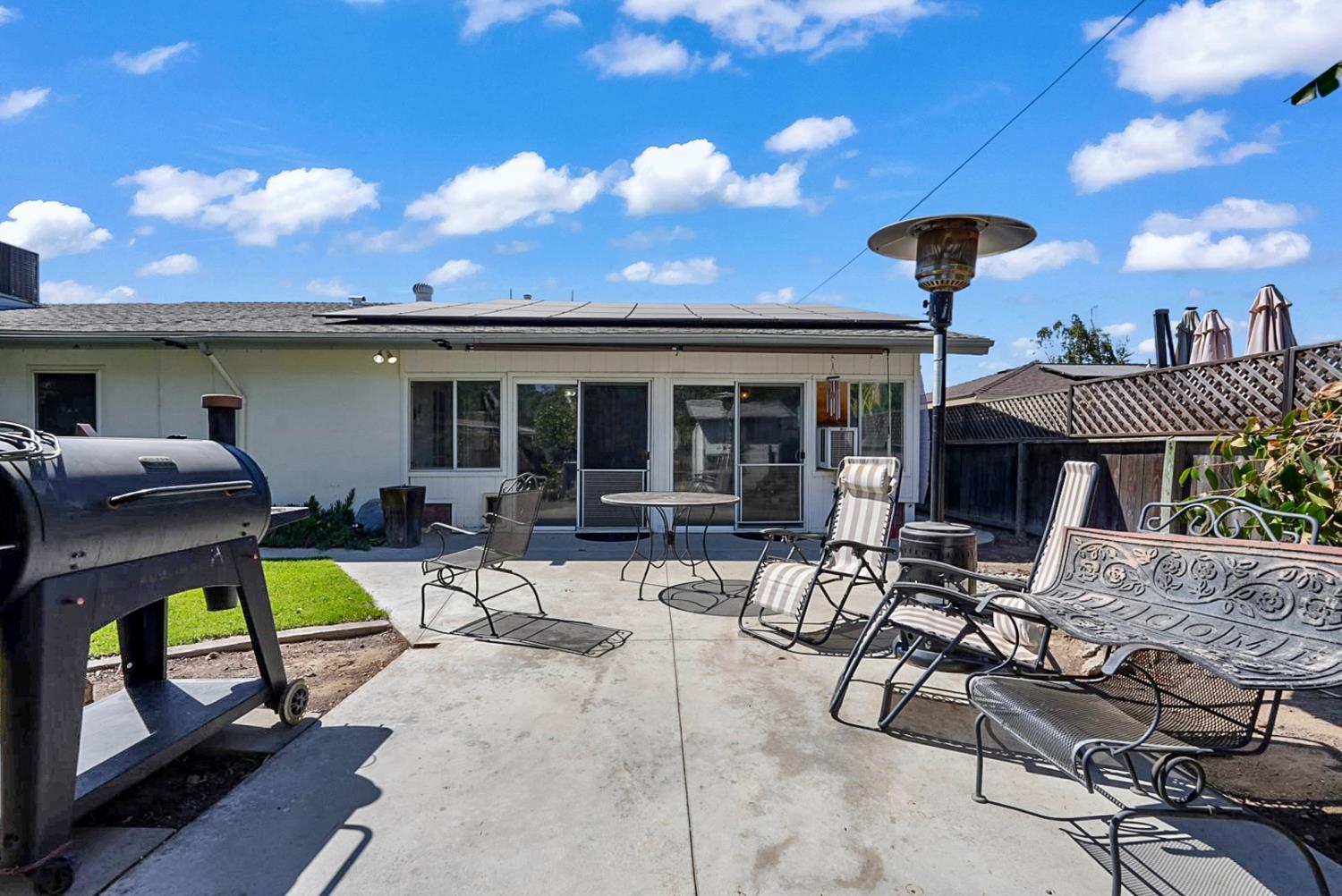317 Circle Dr, Chowchilla, CA 93610