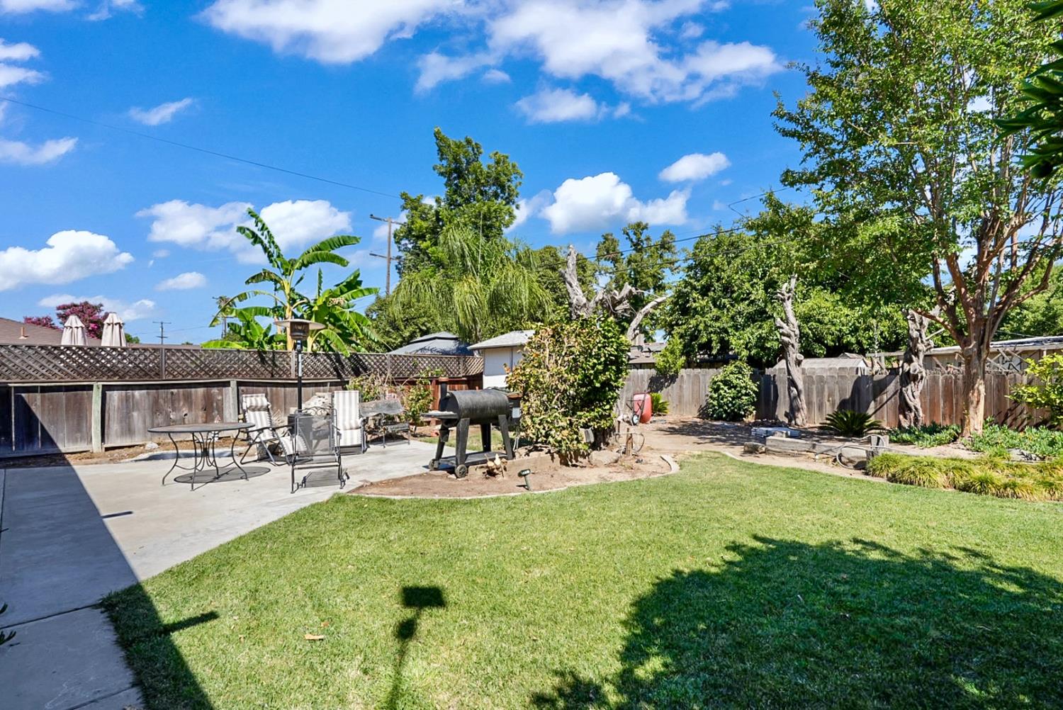317 Circle Dr, Chowchilla, CA 93610