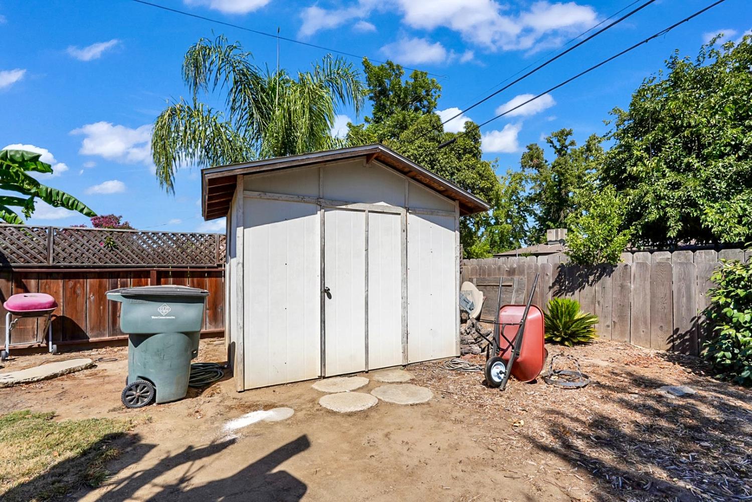317 Circle Dr, Chowchilla, CA 93610