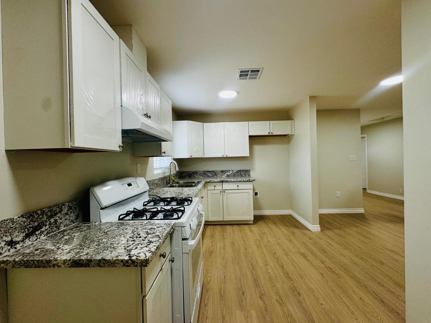 402 Mary St, Bakersfield, CA 93252