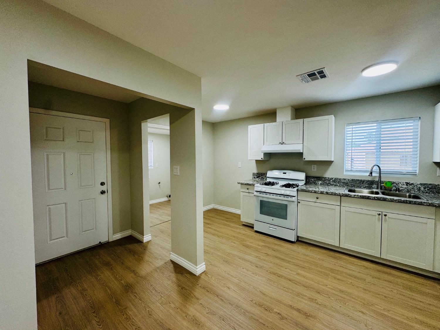 402 Mary St, Bakersfield, CA 93252