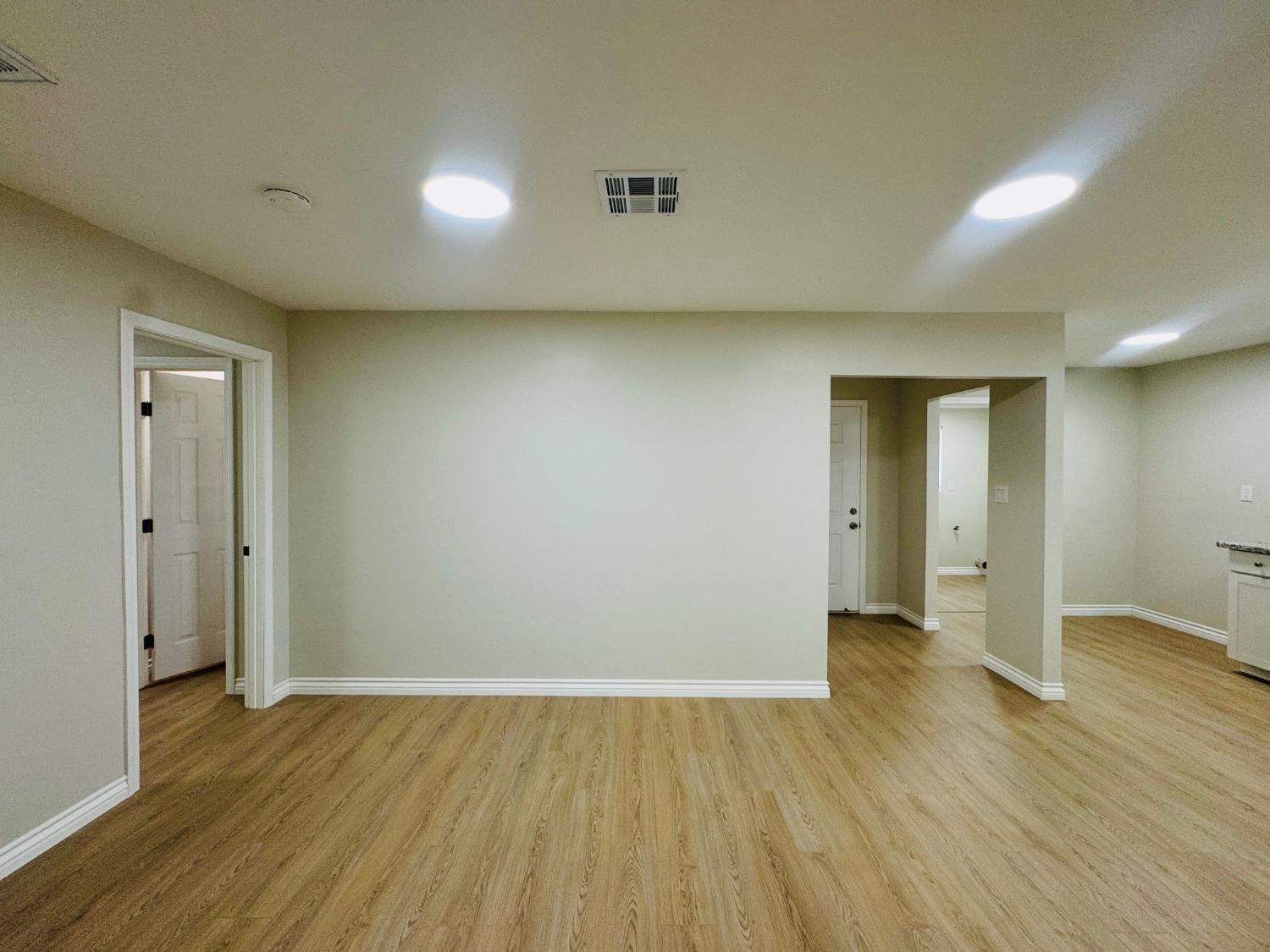 402 Mary St, Bakersfield, CA 93252